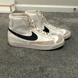 Used Nike Blazers kids 5.5 (Womens 7)